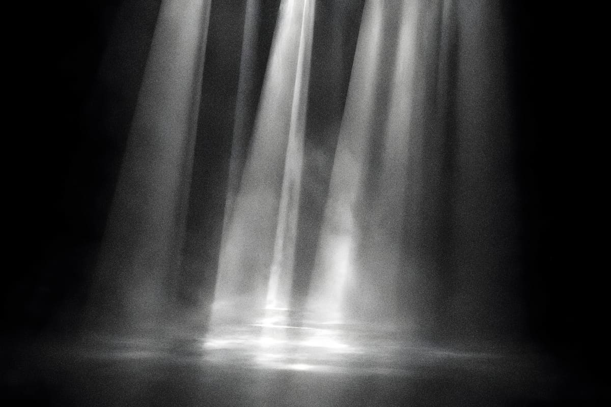 Mono shafts — Light Beams